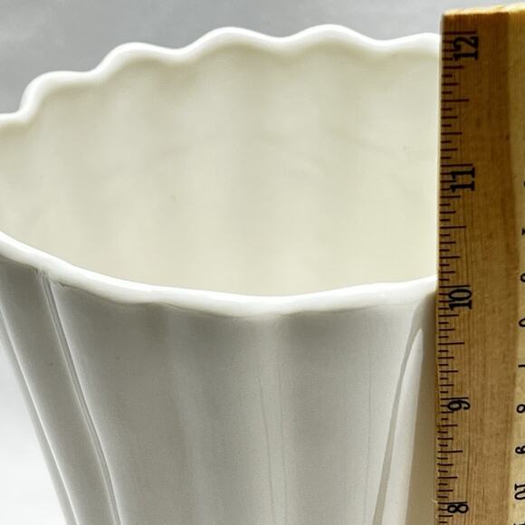 Villeroy & Boch Summer Flowers Footed Ivory Fluted Ceramic Vase 10" HTF - Picture 8 of 10